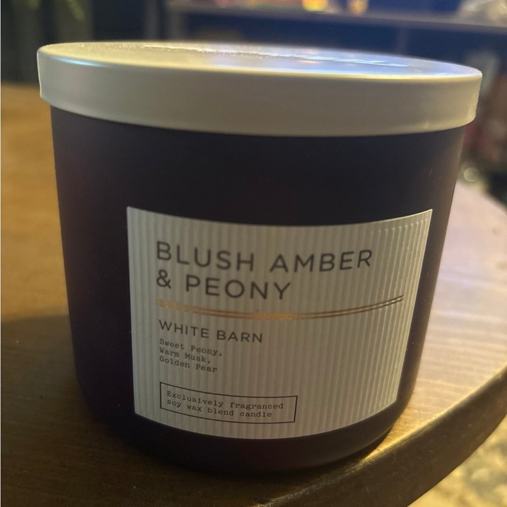 White Barn Purple Bath & Body Candle Blush Amber & Peony